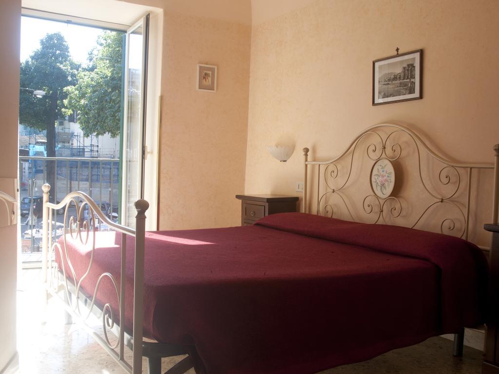 Affittacamere Vittoria Palermo Habitación foto